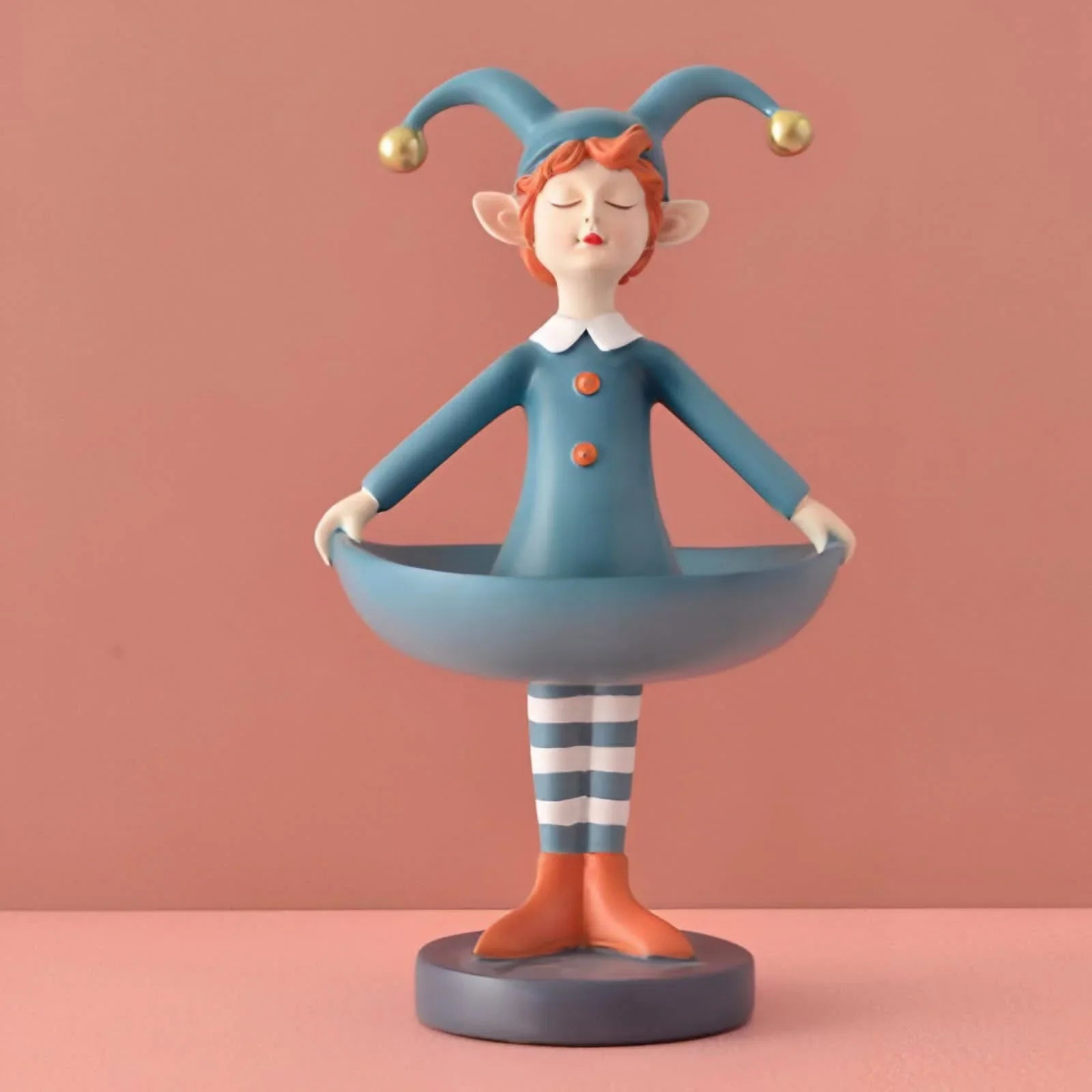 Ms Daisy standing still